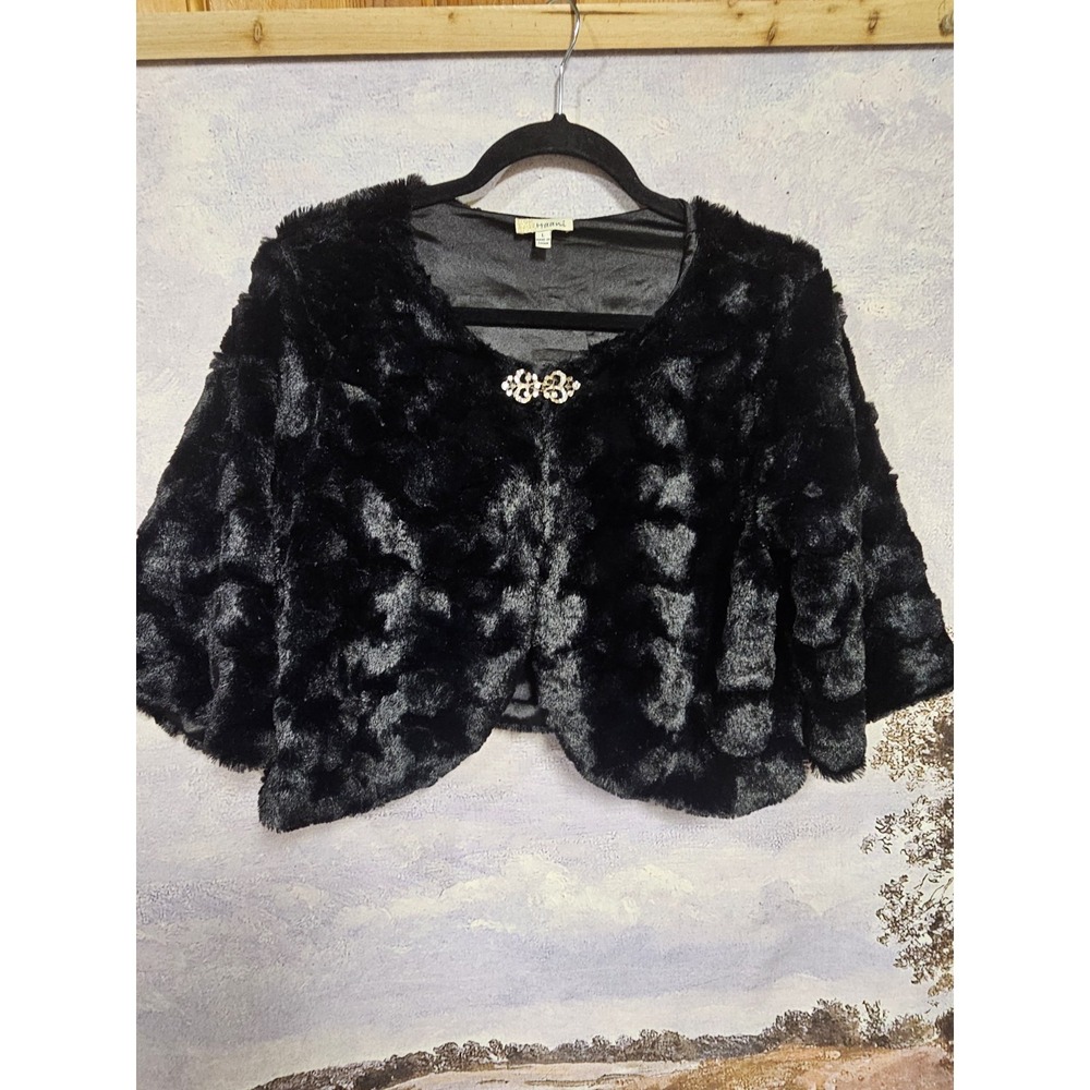 Haani Women's Black Faux Fur Cropped Bolero Jacket Size Large with Clasp